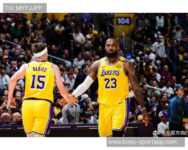 奥尼尔谈里夫斯表现出色但詹姆斯回归后将面临角色调整挑战 奥尼尔谈里夫斯表现出色但詹姆斯回归后将面临角色调整挑战