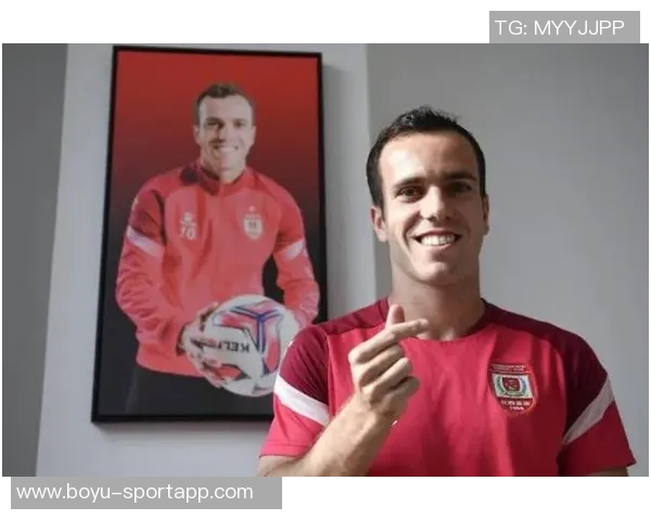 灵性瞬间国安角球战术运用塞尔吉尼奥巧妙一蹭成功破门