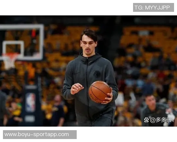 克莱半场表现平平仅得5分状态不佳引发球迷关注