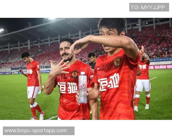 国足停摆与中超赛程割裂备战2030成黑色幽默的无奈现实