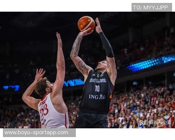 浓眉上半场表现平平10投仅3中贡献7分10篮板数据却依然全面