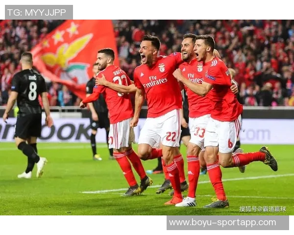 拜仁关注费耶诺德19岁边卫雷德视其为右后卫首选目标