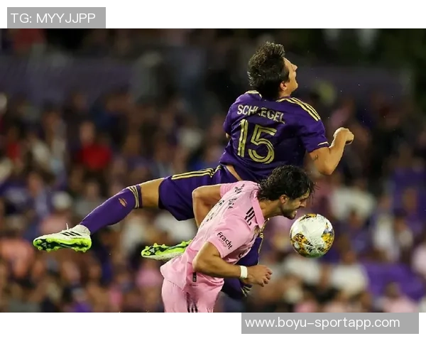 布斯克茨精准直塞助攻梅西单刀机会遗憾打偏错失良机